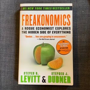 Freakonomics by Steven D Levitt & Stephen Dubner